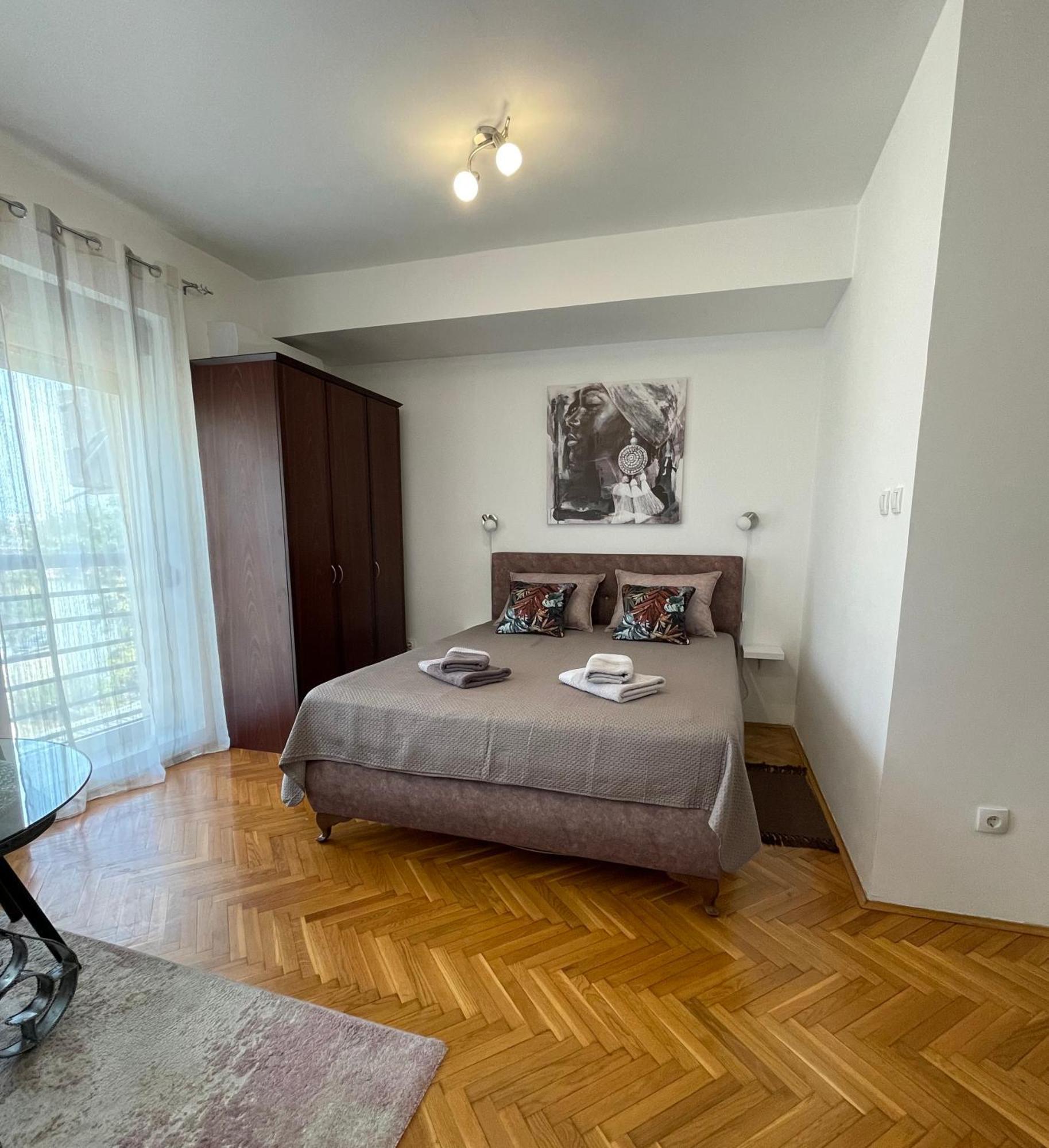 Apartman 62 - Besplatan Gradski Parking - Apartment Нови Сад Екстериор снимка